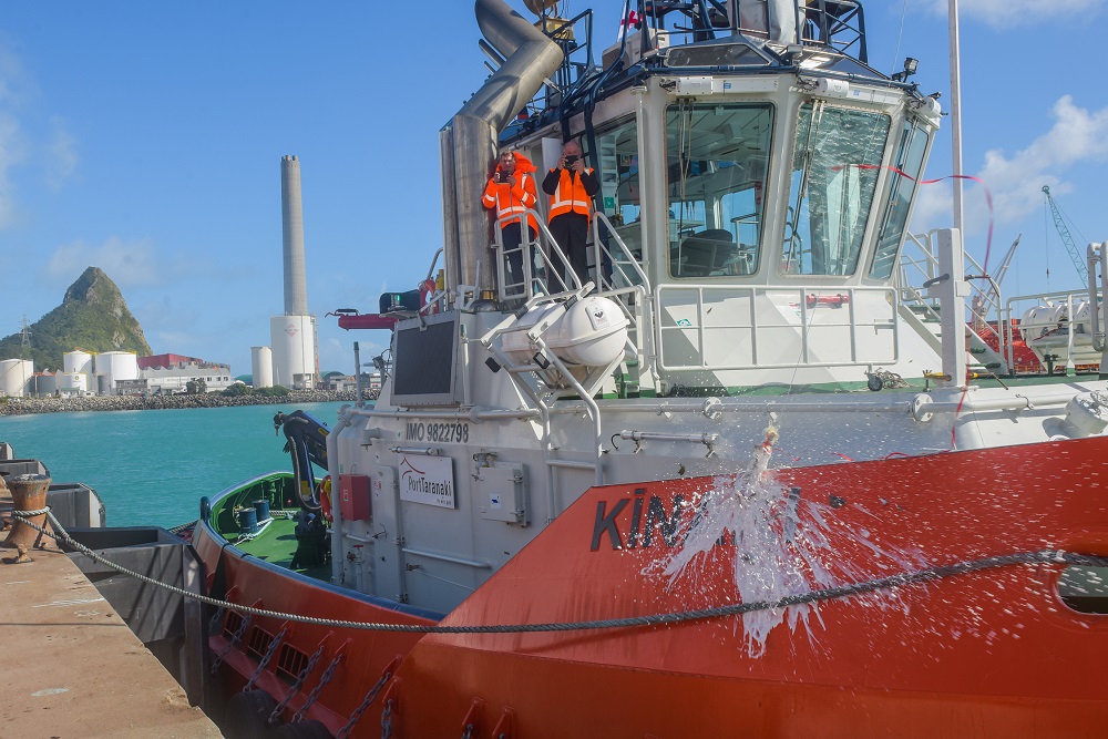 Fitting blessing for new tug Kīnaki