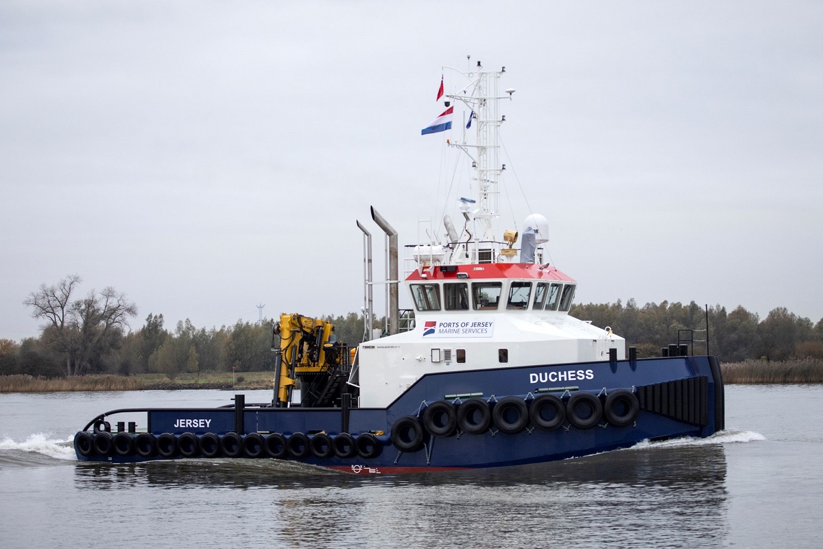 New Shoalbuster 2711 Duchess handed over to Ports of Jersey in christening ceremony