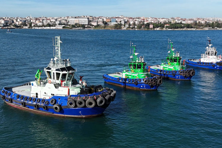 Tuzla Tugboat Service is at work